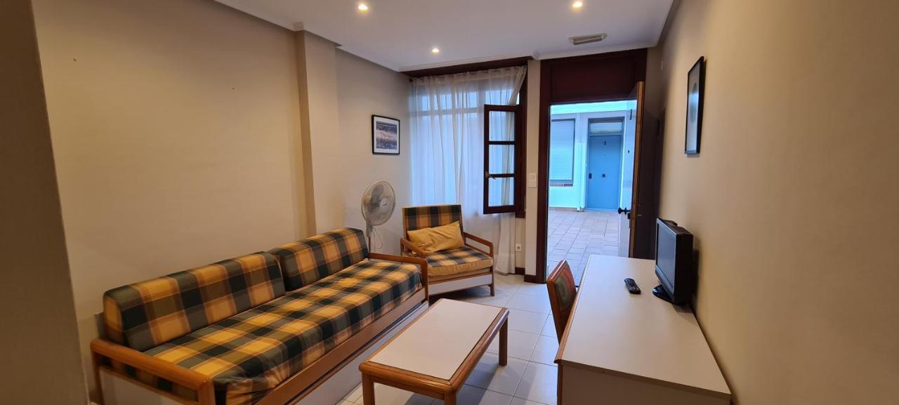 Apartamentos Elena Ларедо Екстериор снимка