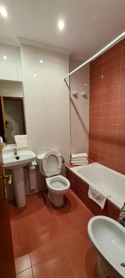 Apartamentos Elena Ларедо Екстериор снимка